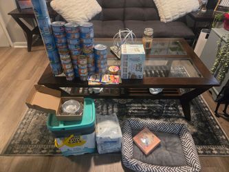 A whole mess of nine lives, little friskies and pirina catlitter. Et cetera
