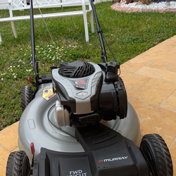 Lawn mower/ Murray E550 Series 240cc Self Propelled!