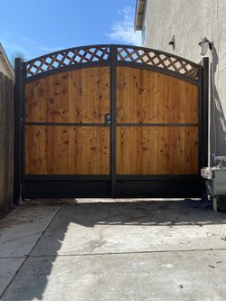 Gates/ Puertas