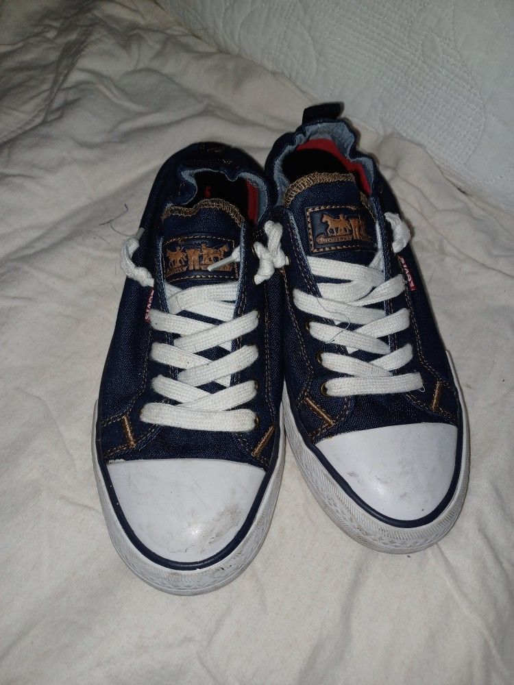 Levis Tenis Shoes