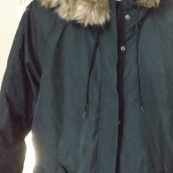 BRAND NEW - BEAUTIFUL BLACK WINTER COAT