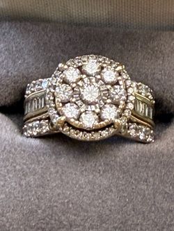 2.50ctw Diamond Cluster Fashion ring in 10k