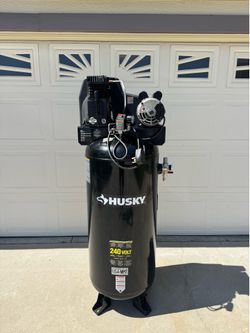 Air compressor twin cylinder oil lubricated