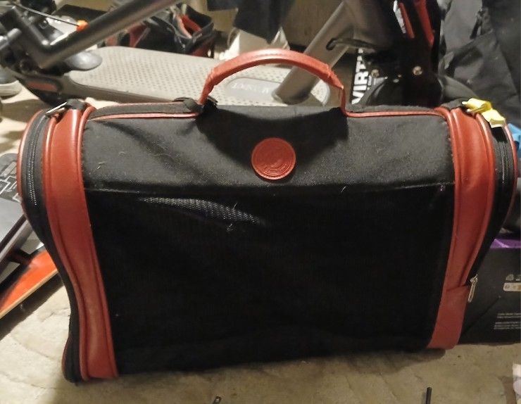 Blitz Pet Carrier ***Price Drop***