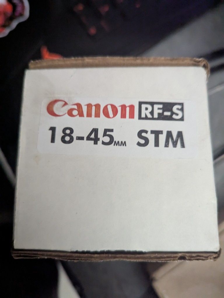 RF-S18-45mm F4.5-6.3 IS STM