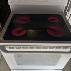 ⭐️NICE CLEAN GE GLASS TOP ELECTRIC STOVE⭐️