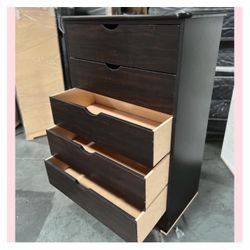 Dresser/ Five drawers dresser