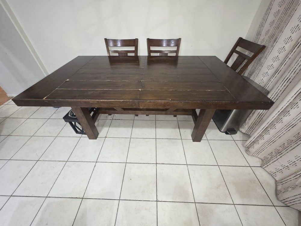 Kitchen Table & Chairs 