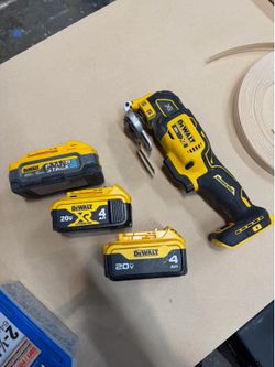 Dewalt multi tool with 3 batteries