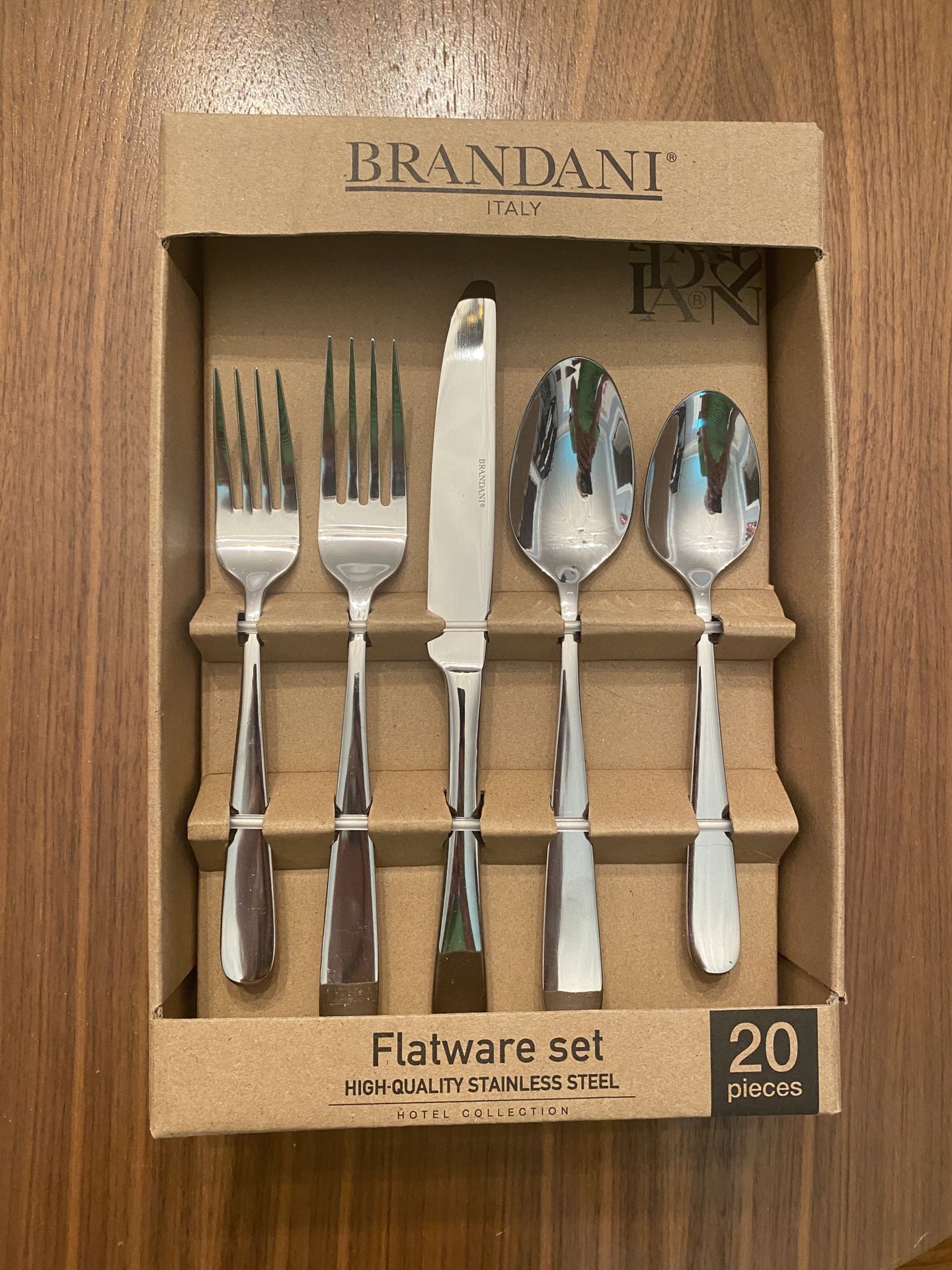 BRANDANI / 20 pc Flatware Set / Stainless Steel for Sale in Los Angeles