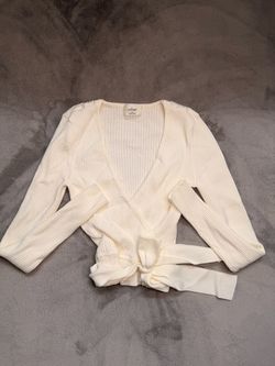 Aritzia Wilfred ivory/cream ribbed wrap  top 🤍 S