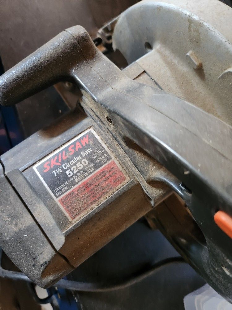 Skilsaw - Circular Saw