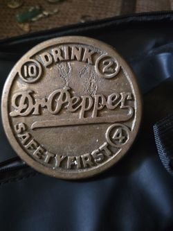 Dr.pepper medallion