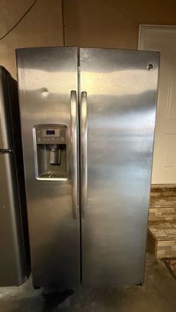 GE Stainless Steel Side-by-Side Refrigerator – $500 OBO