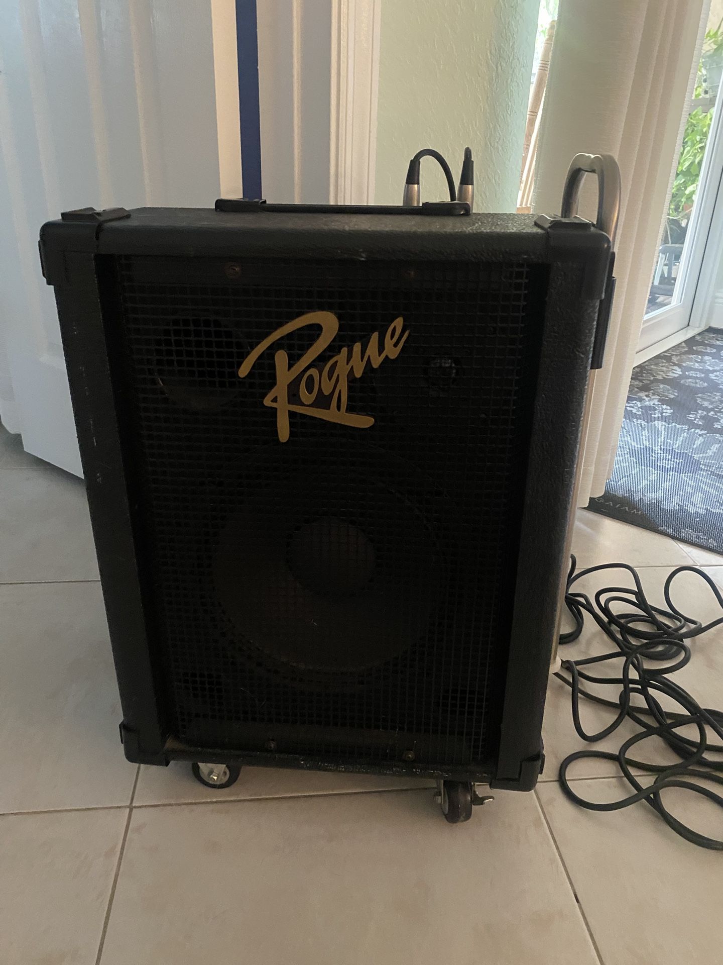 2 Mics , 1 Amp, 2 Stands