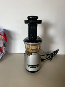Omega VRT350 vertical masticating juicer