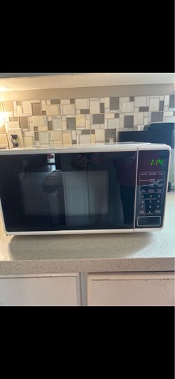 White Countertop Microwave Oven