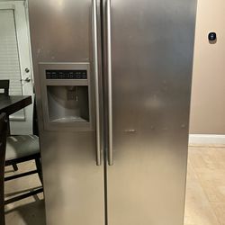 LG Stainless Steel 36” Width Double Door Refrigerator/freezer With Water Dispenser