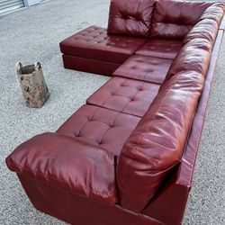 Beautiful Red Faux Leather Sectional Couch 🚚 ***Free Delivery***  