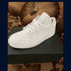 Jordan 1 Low Triple White 