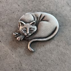 Vintage Pewter Cat Booch Pin by Metzke Signed 1989