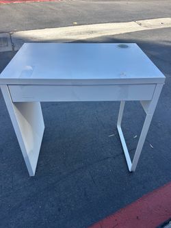 small IKEA MICKE desk )white)