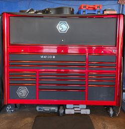 Matco 3 bay 6s toolbox with hutch