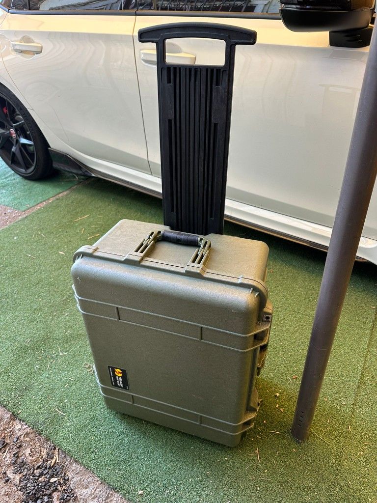 Pelican Rolling Case 1560