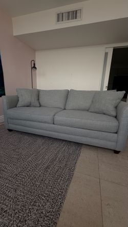 Queen Sleeper Sofa with Premium Mattress – Excellent Condition