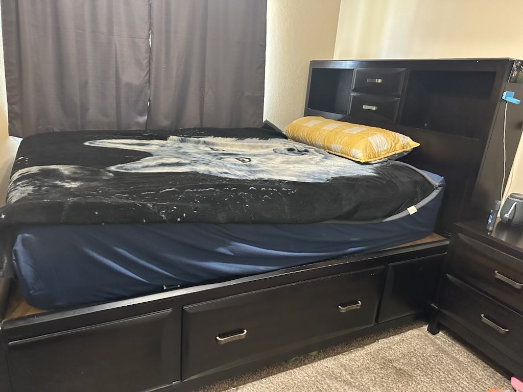 Hardwood Queen Size Bedroom Set