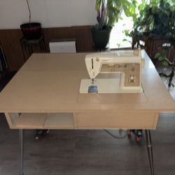 Singer Golden Touch & Sew With Sewing Desk