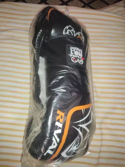 Boxing rivals gloves 16oz & 14oz