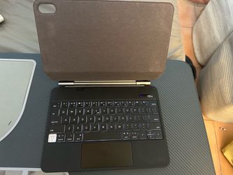 iPad A16 keyboard