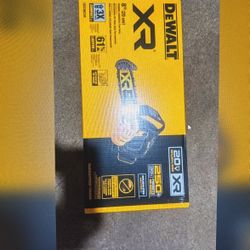 DeWalt 20V 8” Brushless Pruning Chainsaw DCCS623B