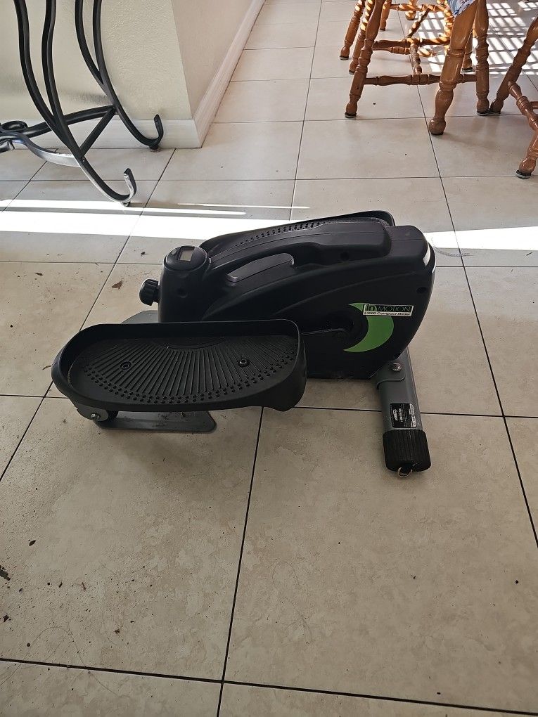 IN MOTION e3000 Compact Strider