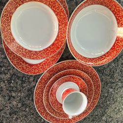 56 Pieces Of Beautiful China Set