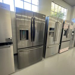 Frigidaire Gallery 36 in. 28 cu. ft. Standard Depth French Door Refrigerator in Smudge-Proof Black Stainless Steel