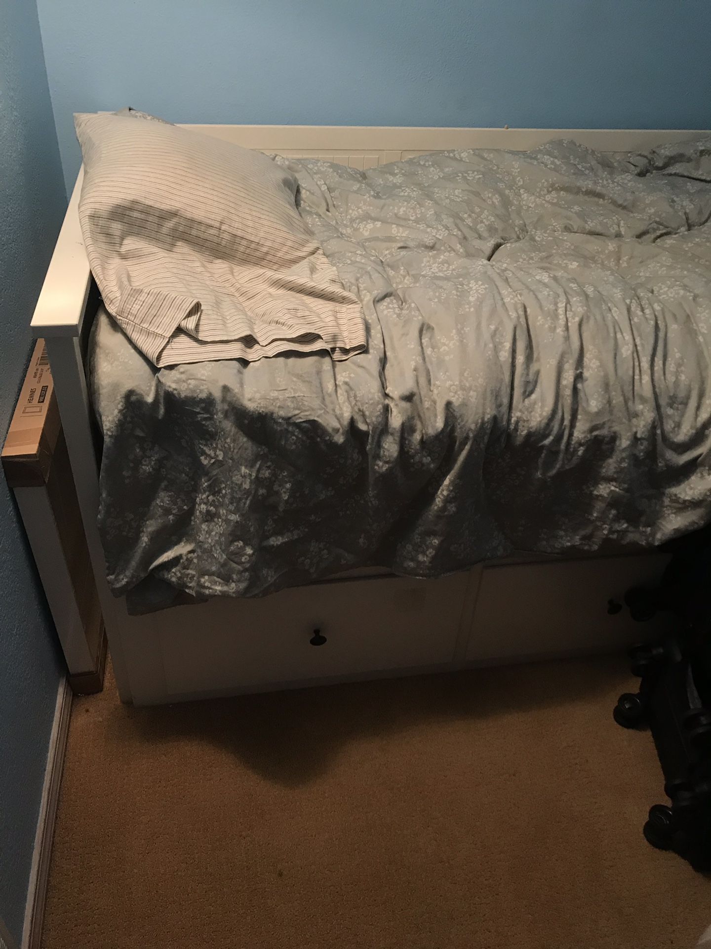 Daybed with Two Twin Mattresses for Sale in Seattle, WA OfferUp