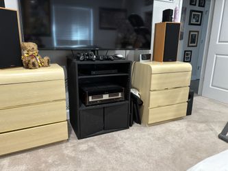 Matching Modern Nightstands / Drawers