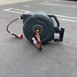 NEOTEC Retractable Garden Hose Reel 1/2 inch x 100ft - Wall Mounted Heavy Duty Hose Reel with 3/4 Inch Brass Fittings & 9-Pattern Nozzle