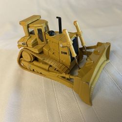 ERIL Diecast Caterpillar Tractor