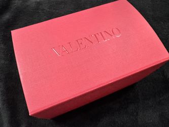 Valentino Pouch