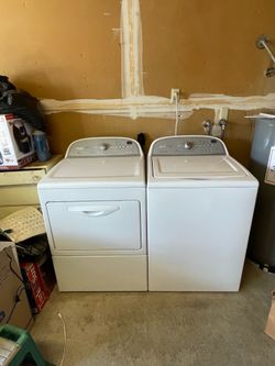 Full-size Whirlpool, Cabrio washer and dryer matching set - Works great.