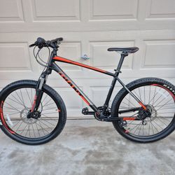 GIANT TALON 3 MOUNTAIN BIKE (LARGE FRAME)