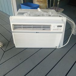 LG Air Conditioner 