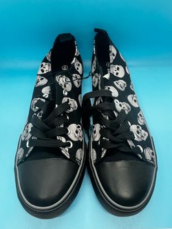 New Black Skull Print Low-Top Canvas Sneakers 9