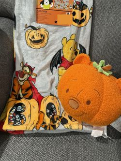 Winnie The Pooh Halloween Throw Blanket And Pumpkin Pillow