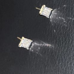 10k Gold Earrings 