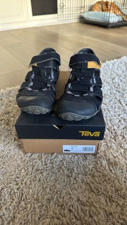 Teva Men’s Water shoes Size 8