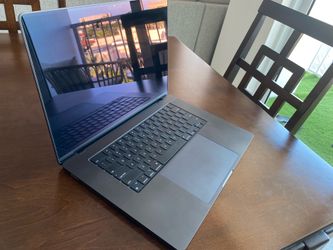 Apple MacBook Pro 16” M3 Pro 36GB RAM / 512 SSD Space Black MRW23LL